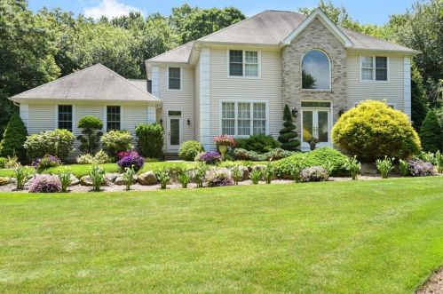 464 Glen Hill Dr, South Kingstown, RI 02874-1922
