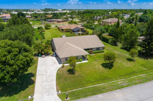 2049 Hanford Rd, Fort Pierce, FL 34952-8863