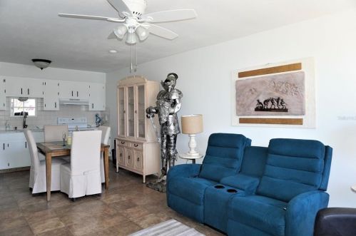 4356 Tahitian Gardens Cir, Tarpon Springs, FL 34691-3750