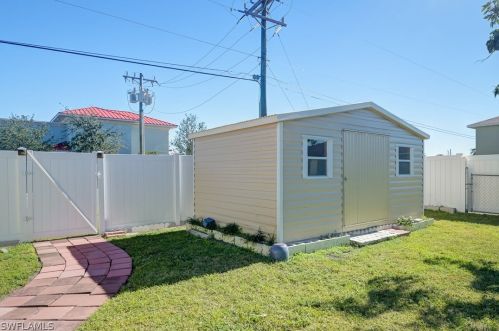 1444 11th Ter, Cape Coral, FL 33909-1502