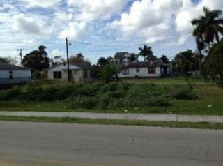 205 Barfield Hwy, Pahokee, FL 33476-1833