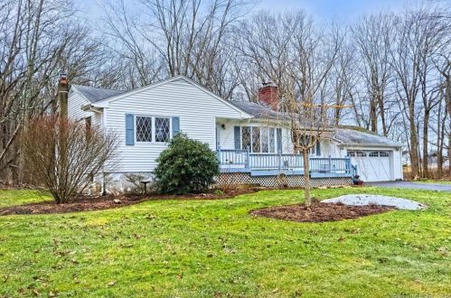 154 Pond Rd, North Branford, CT 06471-1524