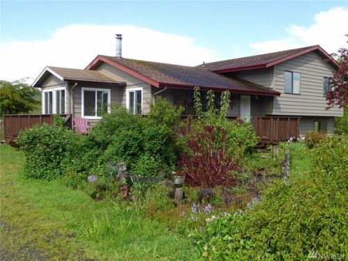 44 Oak Meadows Ln, Cedarville, WA 98568-9719