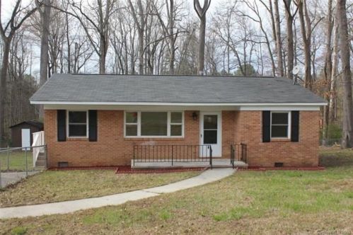 2714 Skyland Dr, Gastonia, NC 28052-3018