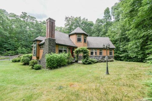 190 Orchard Ave, Woodbury, CT 06798-1729