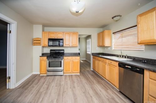 9659 Primrose Dr, Riverside CA 92503-4277 exterior