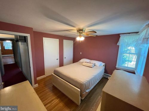 1412 Holland Rd, Southampton PA  18966-2707 exterior