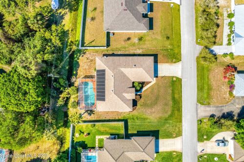 1026 Blossom Dr, Sebastian FL  32958-5110 exterior