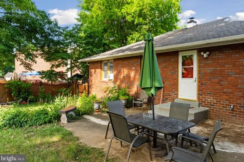 902 New Hope St, Norristown PA 19401-3146 exterior