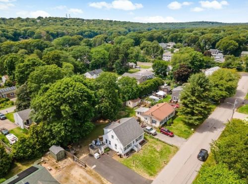 19 Pontiac Rd, South Kingstown RI  02882-1209 exterior