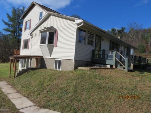 353 Saint Johns Rd, Wapwallopen, PA 18660-1660
