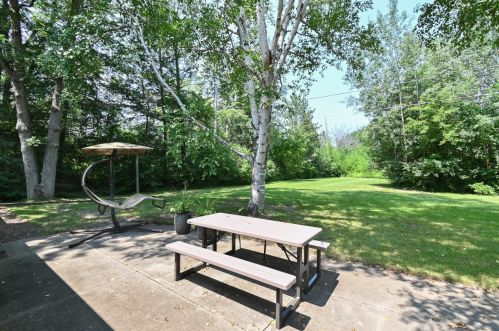 1524 El Rancho Dr, Thiensville WI  53092-5623 exterior