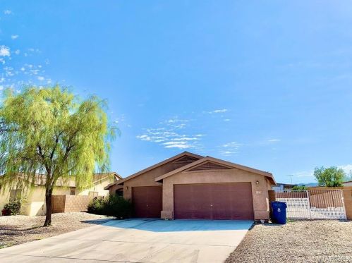 578 Holly St, Bullhead City, AZ 86442-6257