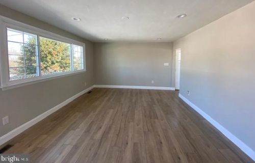 6321 Ann St, Harrisburg, PA 17111-4203