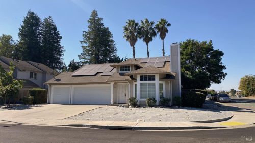 265 Ahern Ln, Liberty Farms, CA 95620-2527