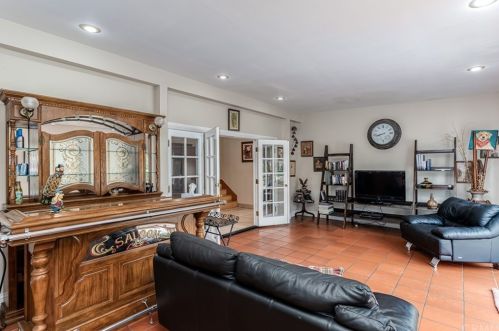 12070 Morning Ave, Downey CA  90242-2324 exterior