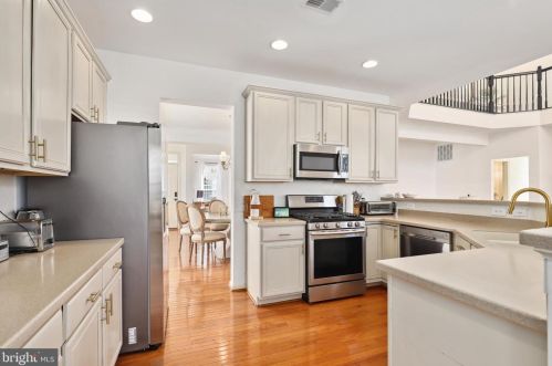 2617 Cast Off Loop, Woodbridge VA  22191-1470 exterior