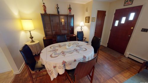 96 Washburn St, Lake Grove, NY 11755-2739
