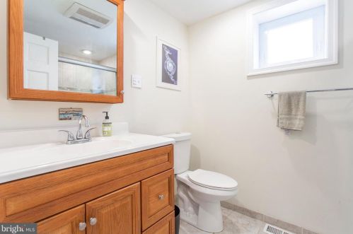 2219 Carpenter St, Philadelphia PA 19146-2517 exterior