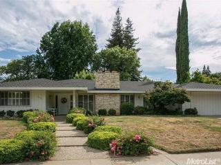 2235 University Ave, Sacramento, CA 95825-7083