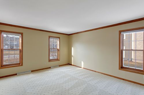 10214 Hayden Ct, Thiensville, WI 53097-3624