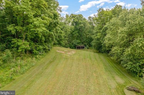 212 Stonehouse Rd, Carlisle PA  17015-9429 exterior