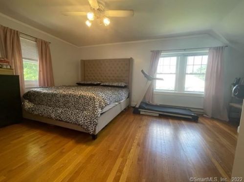 16 Esther Ave, Waterbury CT  06708-4819 exterior