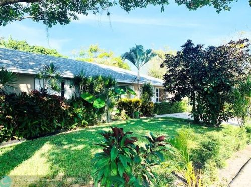 809 Fairhaven Dr, West Palm Beach, FL 33408-5205