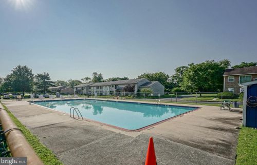 415 Winding Way, West Deptford NJ  08093-2202 exterior