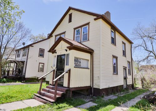 4477 25th St, Milwaukee, WI 53209-6140