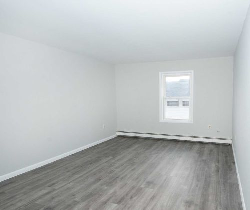 7 Academy St, Fishkill NY 12524-1301 exterior