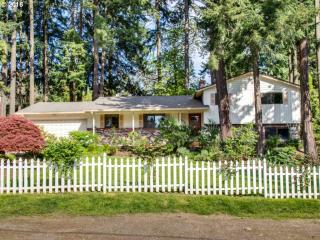 9304 53rd Ave, Portland, OR 97219-5010