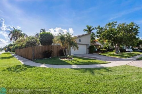 201 3rd Ave, Dania Beach, FL 33004-2911