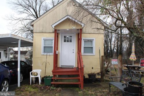 422 Walnut St, Pottstown PA  19464-5612 exterior