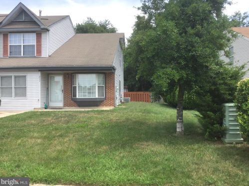 211 Wedgefield Cir, New Castle, DE 19720-3750