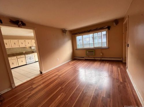 92 Wakelee Rd, Waterbury, CT 06705-1308
