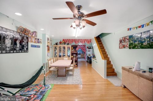 915 Mckean St, Philadelphia, PA 19148-2326