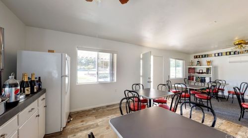 18925 Circle Of The Oaks, Santa Clarita CA  91321-1420 exterior