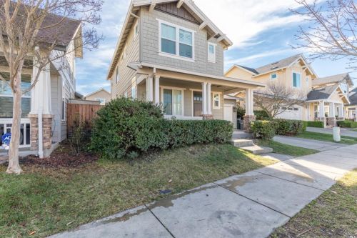 2016 Autumn Walk Dr, Santa Rosa, CA 95403-7671