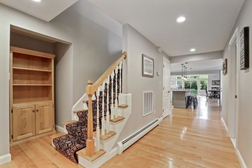 108 Bedford St, West Bridgewater, MA 02379-1706