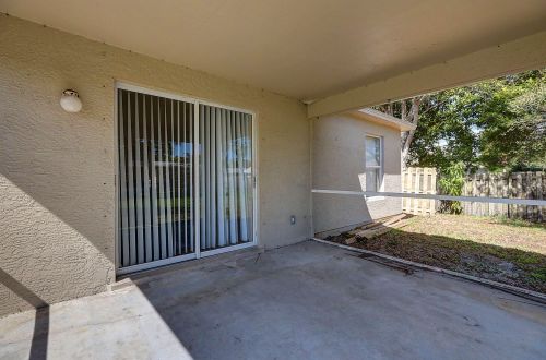 421 Oleander Ave, Fort Pierce FL  34952-1343 exterior