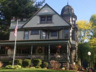 1439 Lincoln Way, Massillon, OH 44646-6956