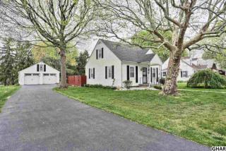 918 College St, Carlisle, PA 17013-1306