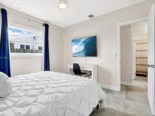 2340 58th Ter, Hollywood FL 33021-3223 exterior