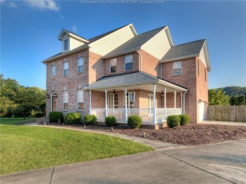 409 Arrowhead Dr, Hurricane, WV 25526-9112