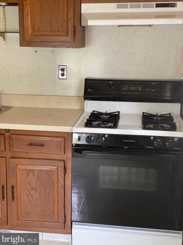 37 5th Ave, Runnemede, NJ 08078-1116