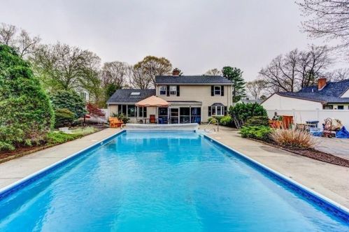 28 Virginia Rd, Natick, MA 01760-3202