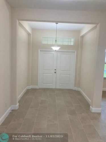1056 Aviation Ave, Fort Pierce, FL 34953-2875