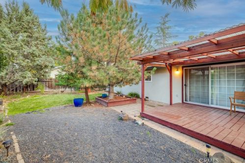 1390 Arlington Dr, Chico CA  95926-1556 exterior