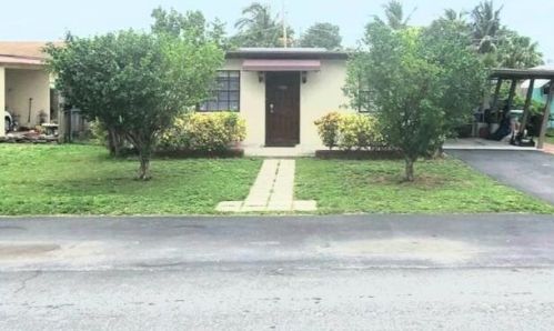 610 8th St, Dania Beach, FL 33004-2320
